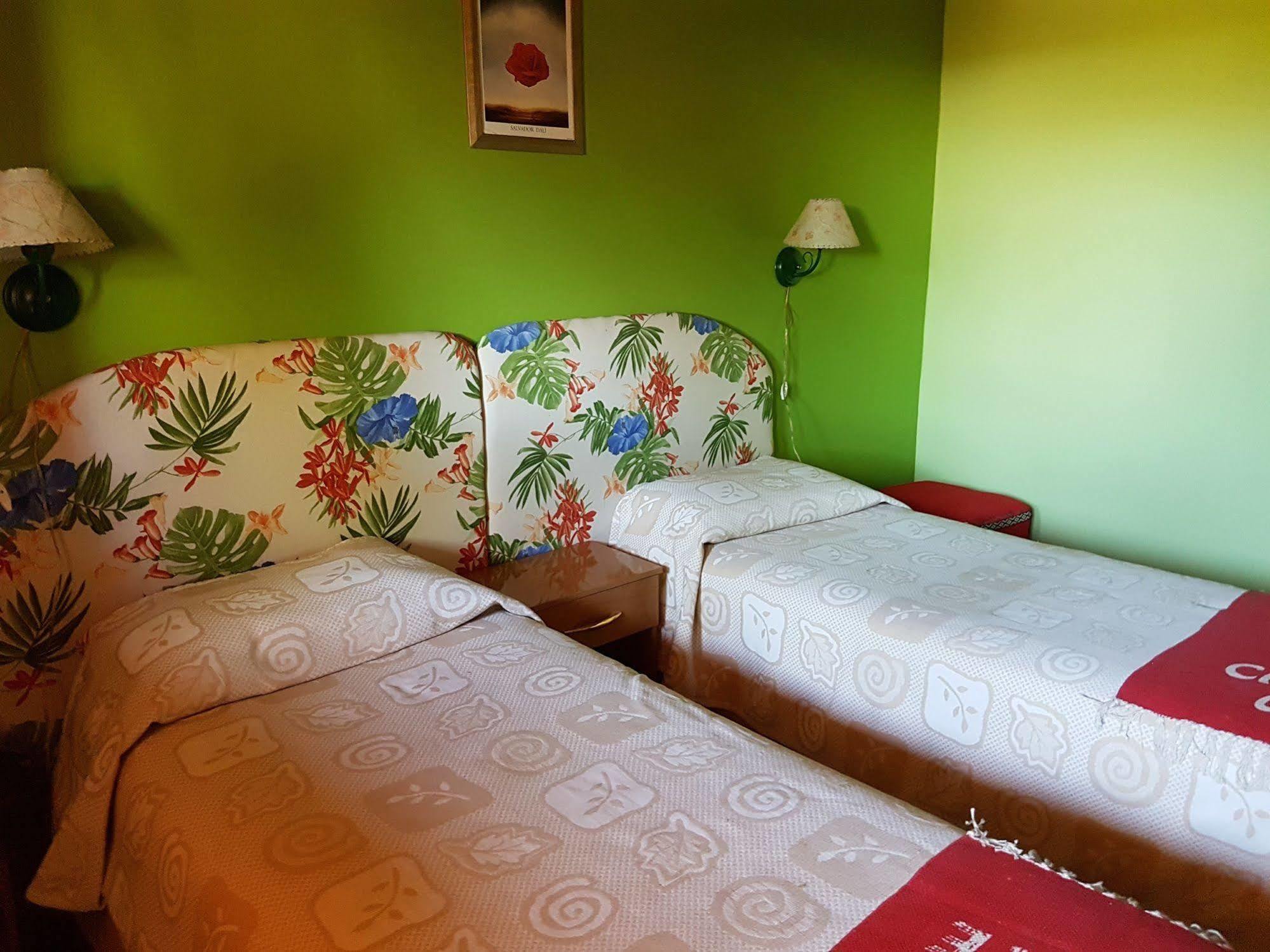 Cabanas Normana Inn エル・カラファテ エクステリア 写真